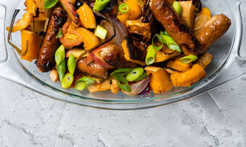 ROASTED SAUSAGE, APPLE & BUTTERNUT TRAYBAKE - Artcaffé Market